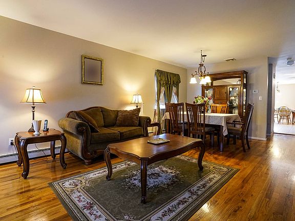 5th image of 14 Orchard Ave