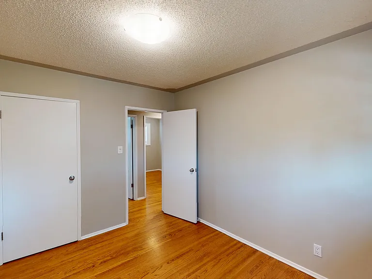 2528 Southwood Dr SE — Photo 9