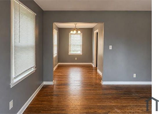 1st image of 2884 Meadowview Dr SE