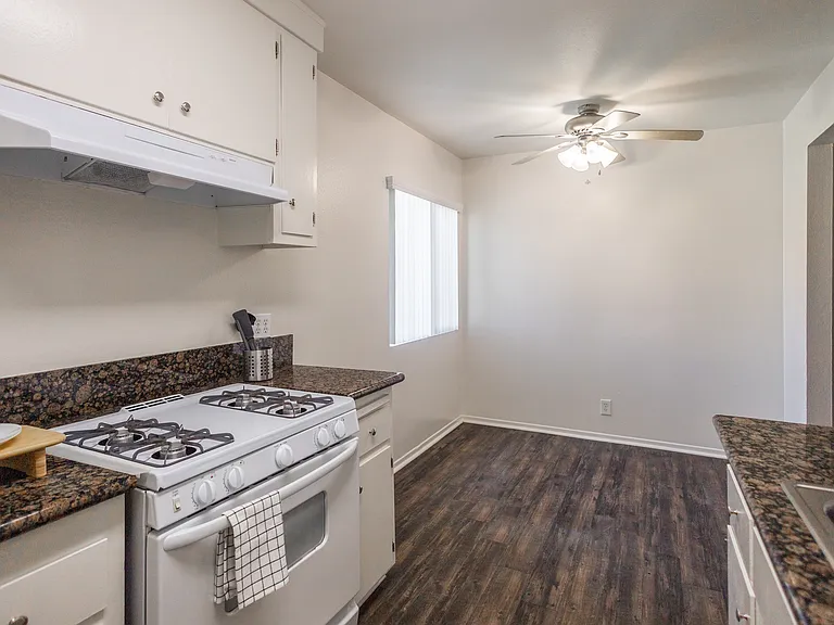 Athenian Apartments — Photo 22