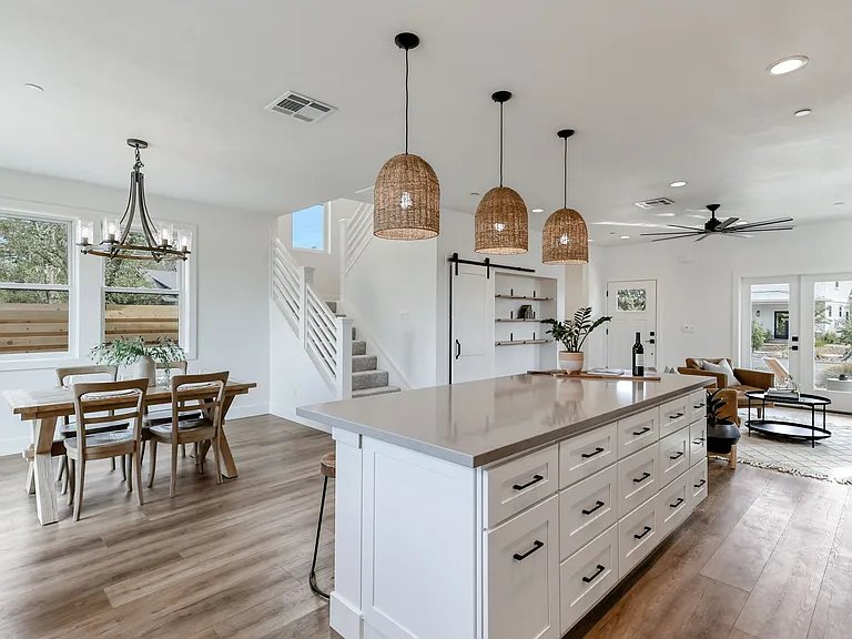 6790 Yvonne Ct — Photo 7