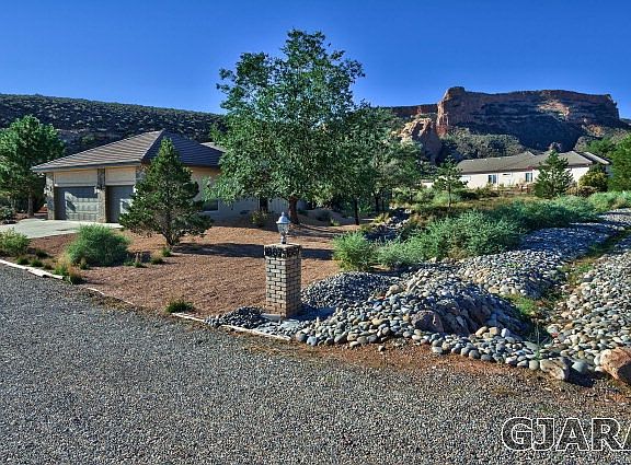 3rd image of 1887 S Deer Park Cir
