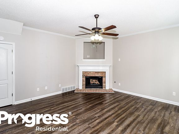 5th image of 8635 Valmont Cres