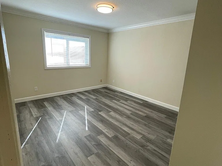 5251 Willowcrest Ave #5 — Photo 12