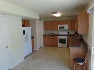 2202 Meadowlark Ln, Pueblo, CO 81008