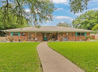 1118 Willowcreek Rd, Cleburne, TX 76033