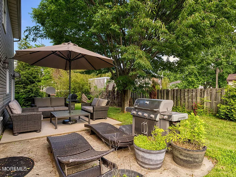 450 Beachway Ave — Photo 31
