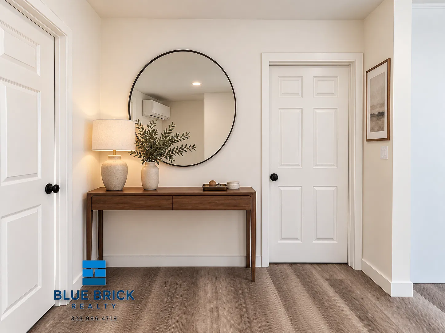 Too Good To Miss! Inviting 2br/1ba Adu With Fully Equipped Kitchen! — Photo 3