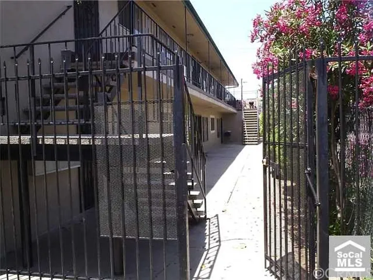 2405 E Spaulding St #2 — Photo 2