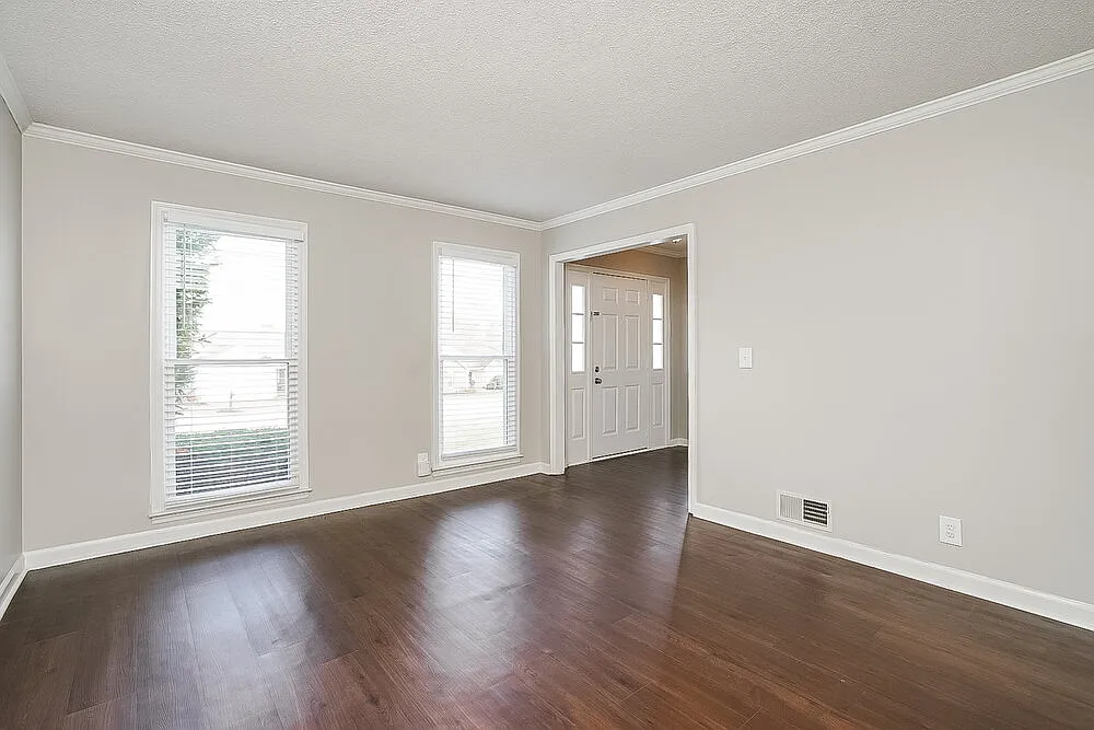 3 bed, 2.5 bath, 1824 sqft, $2,260 — Photo 4