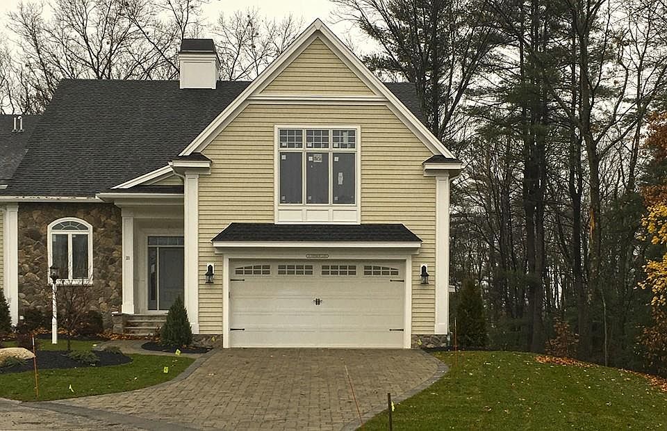 1st image of 21 Crenshaw Ln #15-1