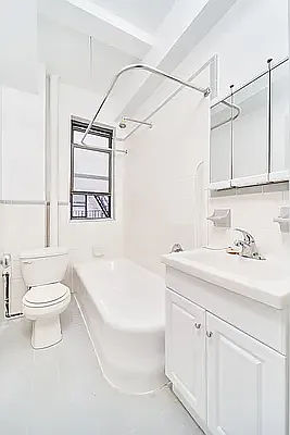 Rented by Living New York | media 8