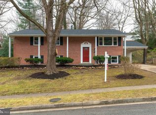 8623 Langport Dr, Springfield, VA 22152