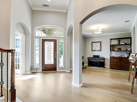 4th image of 122 Oriel Oaks Cir