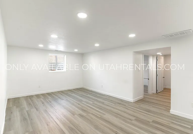 5866 S 129 W #DOWNSTAIRS — Photo 5
