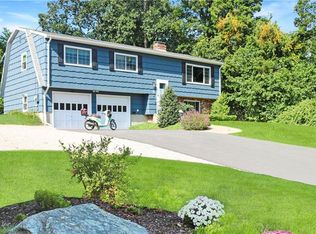 9 Simms St, Westerly, RI 02891