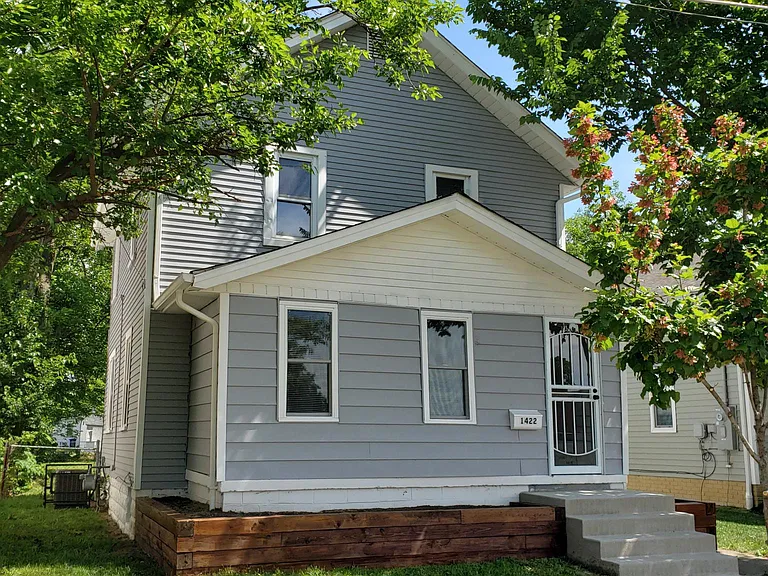 1422 Kent St — Photo 1