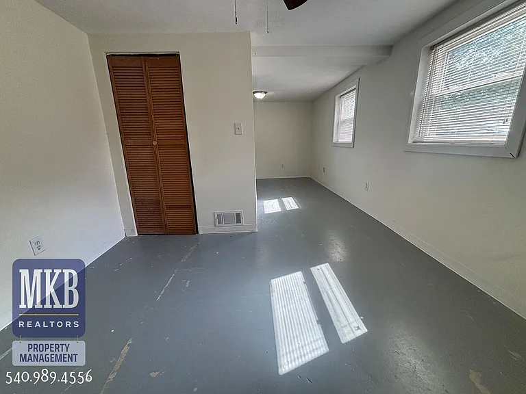 4706 Casper Dr NE — Photo 36