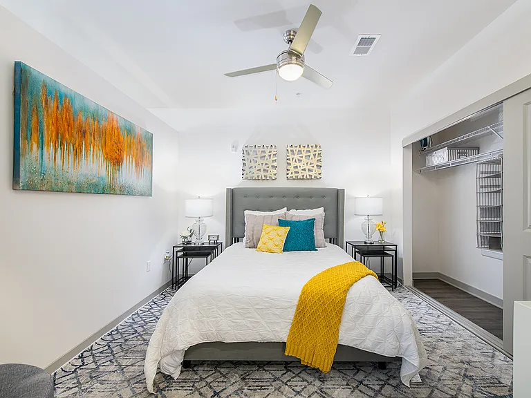 MAA 220 Riverside — Photo 15