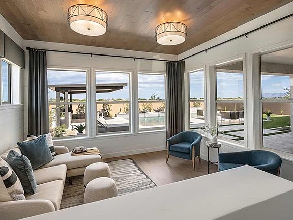 The Cortessa - Sun Room