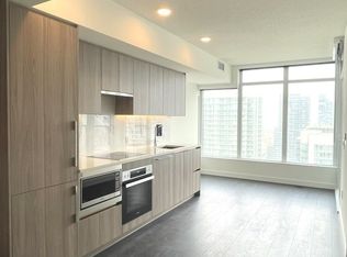 1 Concord Cityplace Way #3202, Toronto, ON M5V 3V4