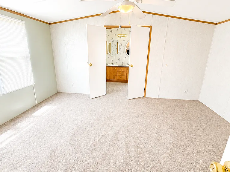 20766 Hamlet Dr — Photo 4