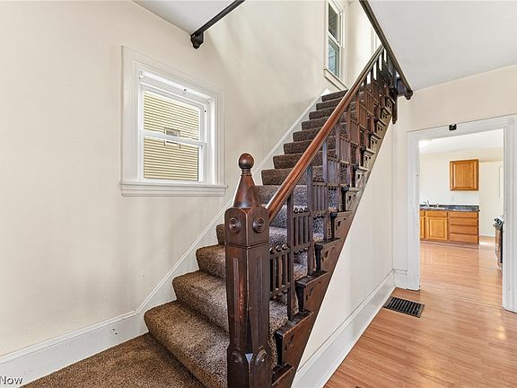 3rd image of 313 E 7th St