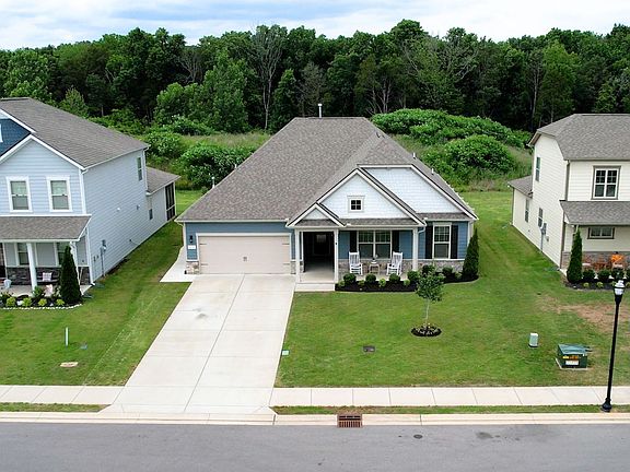 2nd image of 1201 Black Oak Dr