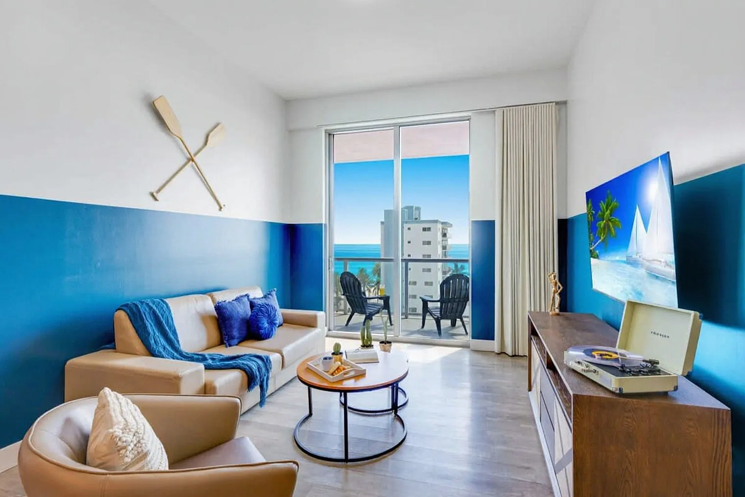 2 bed, 2.0 bath, 1097 sqft, $4,700 — Photo 1