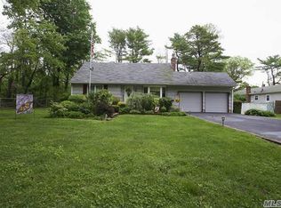 5 Cedar Rd, Brentwood, NY 11717