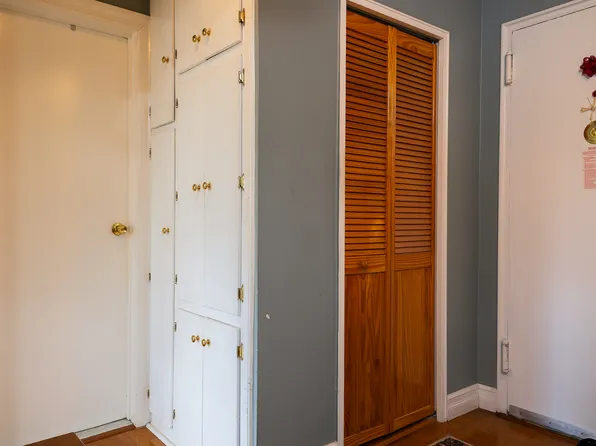 495 East 7th Street image 8 of 14