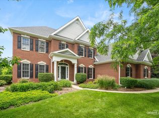 40W850 Stonecrest Dr, Elgin, IL 60124