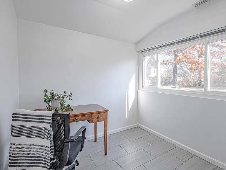 114 Mull Ave — Photo 25