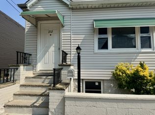 212 6th St, Fairview, NJ 07022