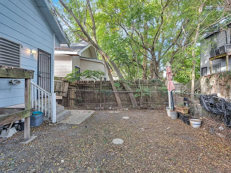 1907 Congress St — Photo 12