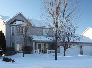 335 Pendryn Hill Curv, Woodbury, MN 55125