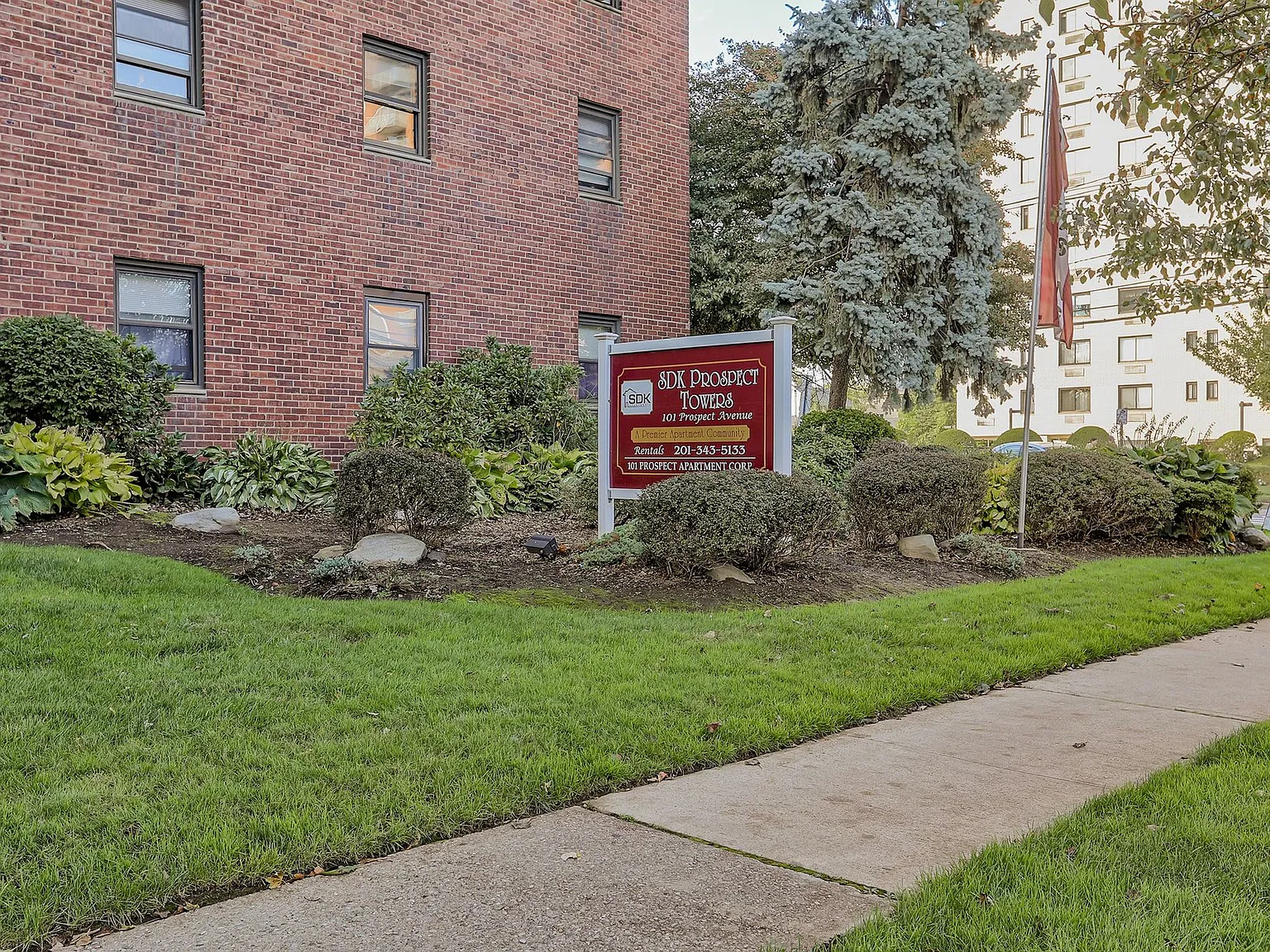 Prospect Towers — Photo 2