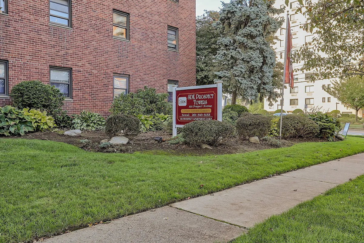 Building Photo - Prospect Towers
