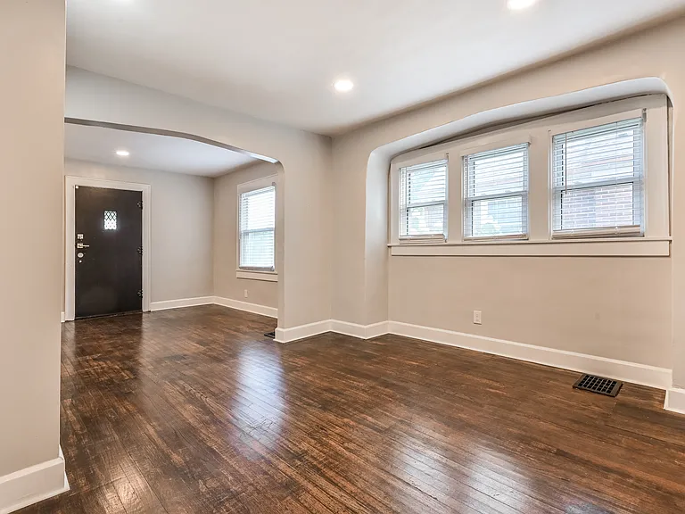 957 E Yoke St — Photo 15