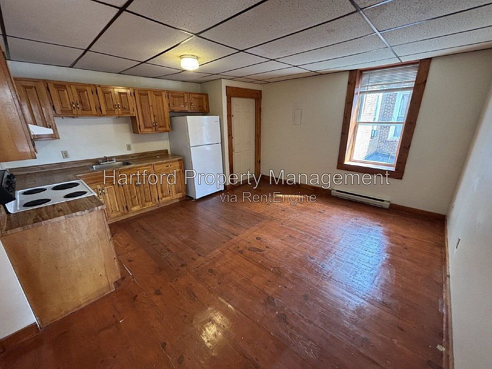 1st image of 247 Main St APT 204