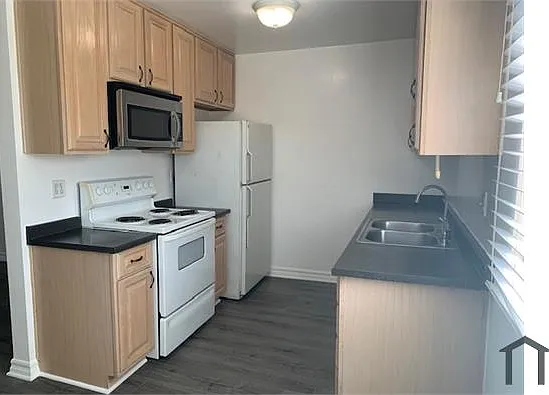 2 bed, 895 sqft, $2,850 — Photo 3