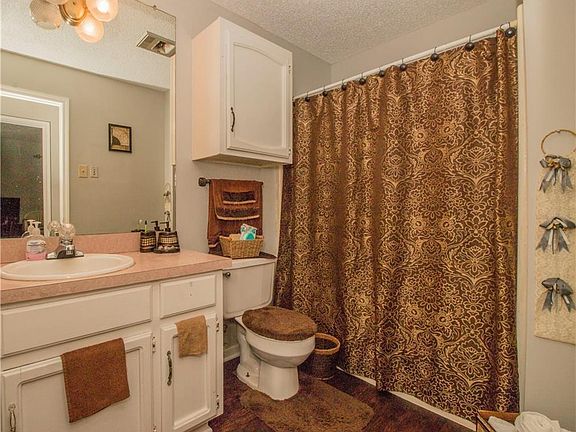 5th image of 805 Brooks Blvd #B