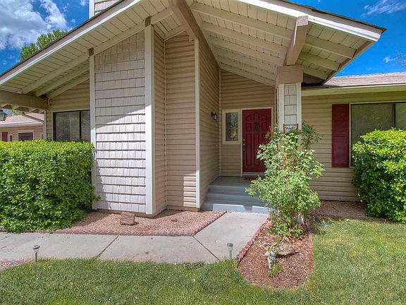 3rd image of 2040 Sandalwood Ct