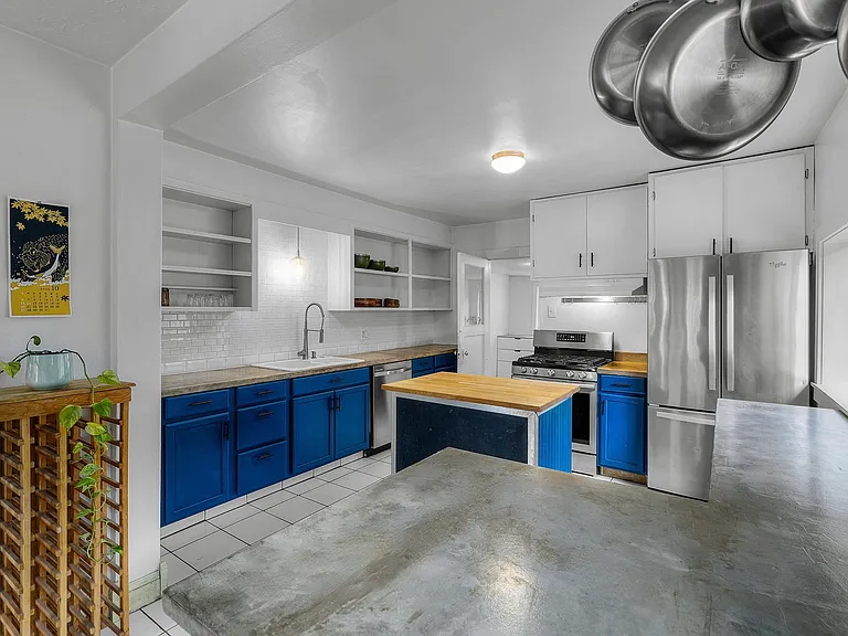 145 NW Jefferson Pl — Photo 17