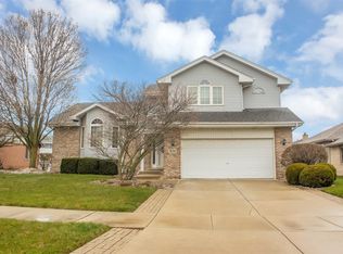 7638 Hanover Dr, Tinley Park, IL 60477