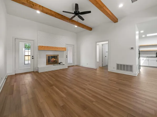 7114 Holly Square Ct, Tyler, TX 75703