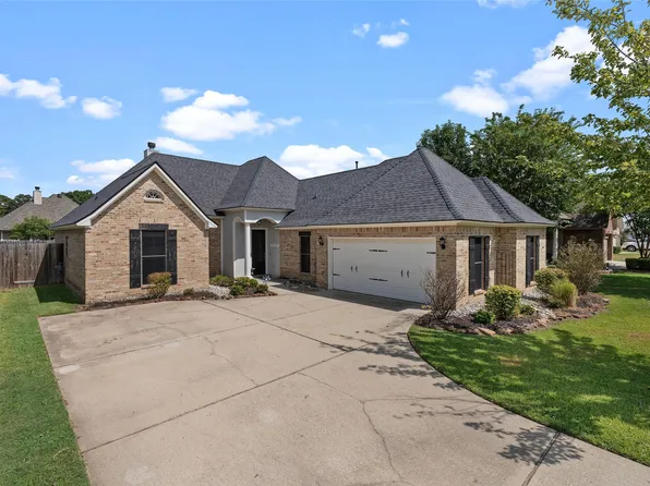 3911 Le Brooke Ln, Benton, LA 71006