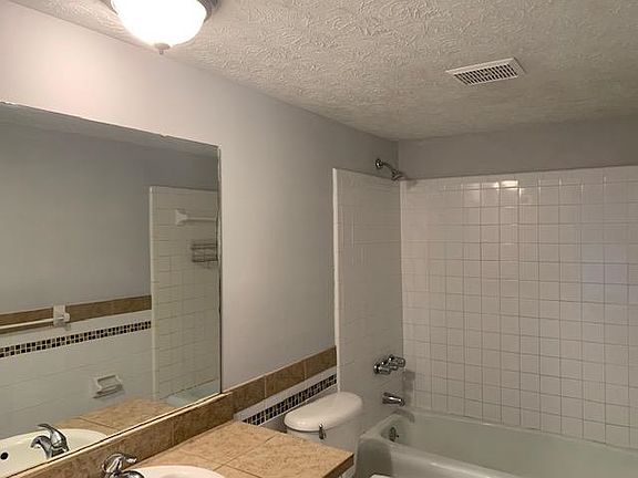 3rd image of 318 Arricola St