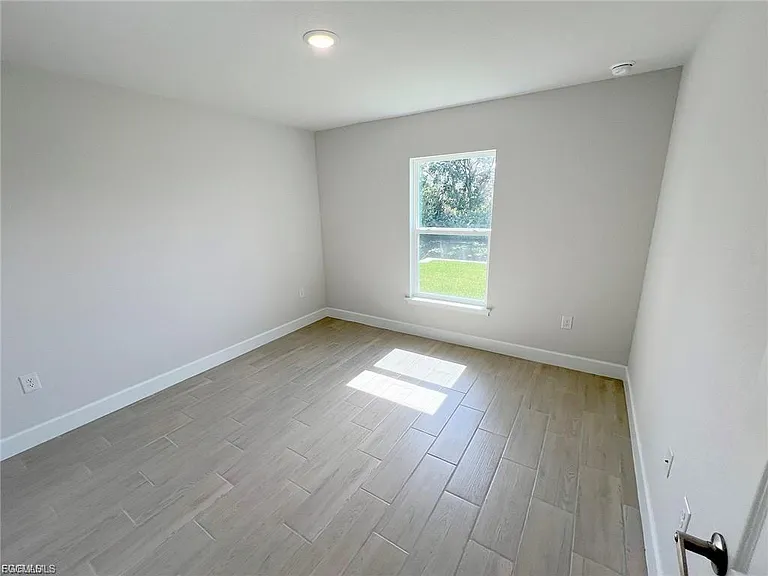 410 SE 1st Terrace Cpe — Photo 14