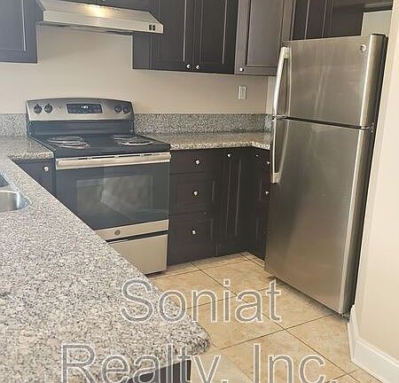 4th image of 2824 Spain St